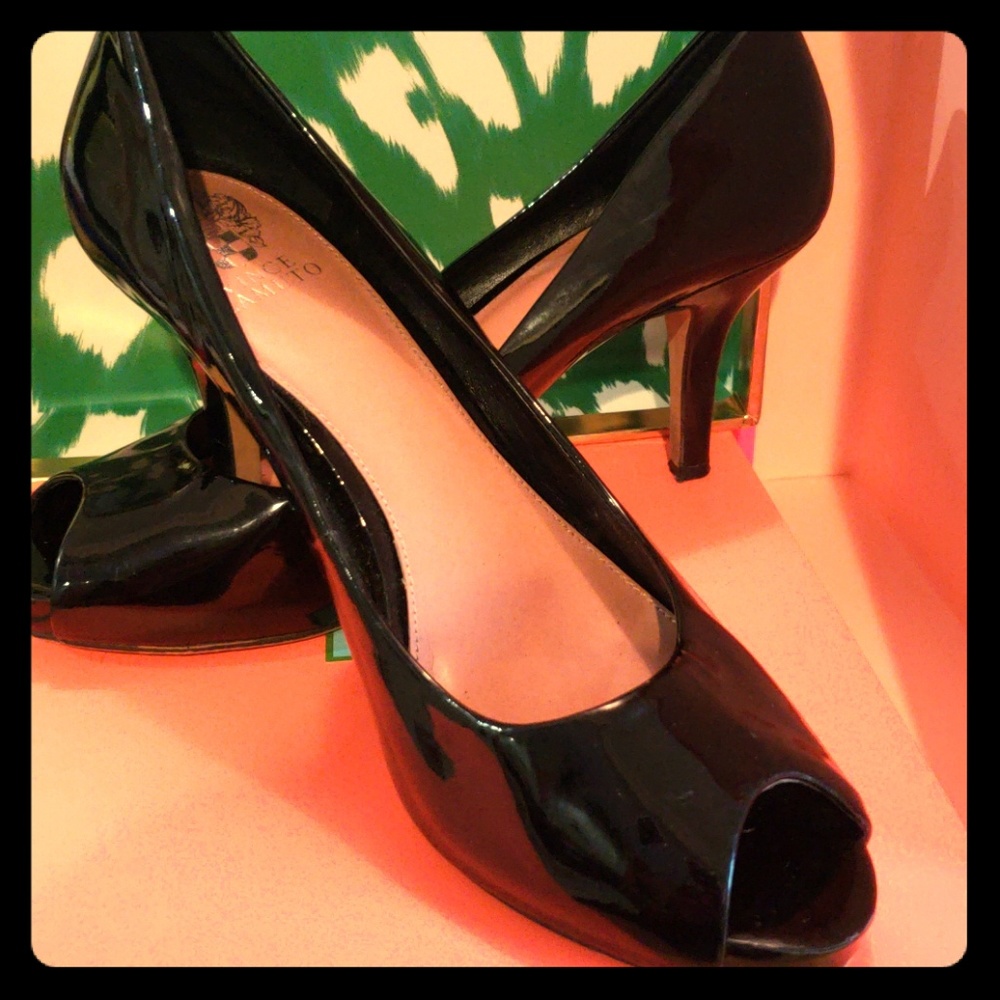VINCE CAMUTO PATENT PUMPS